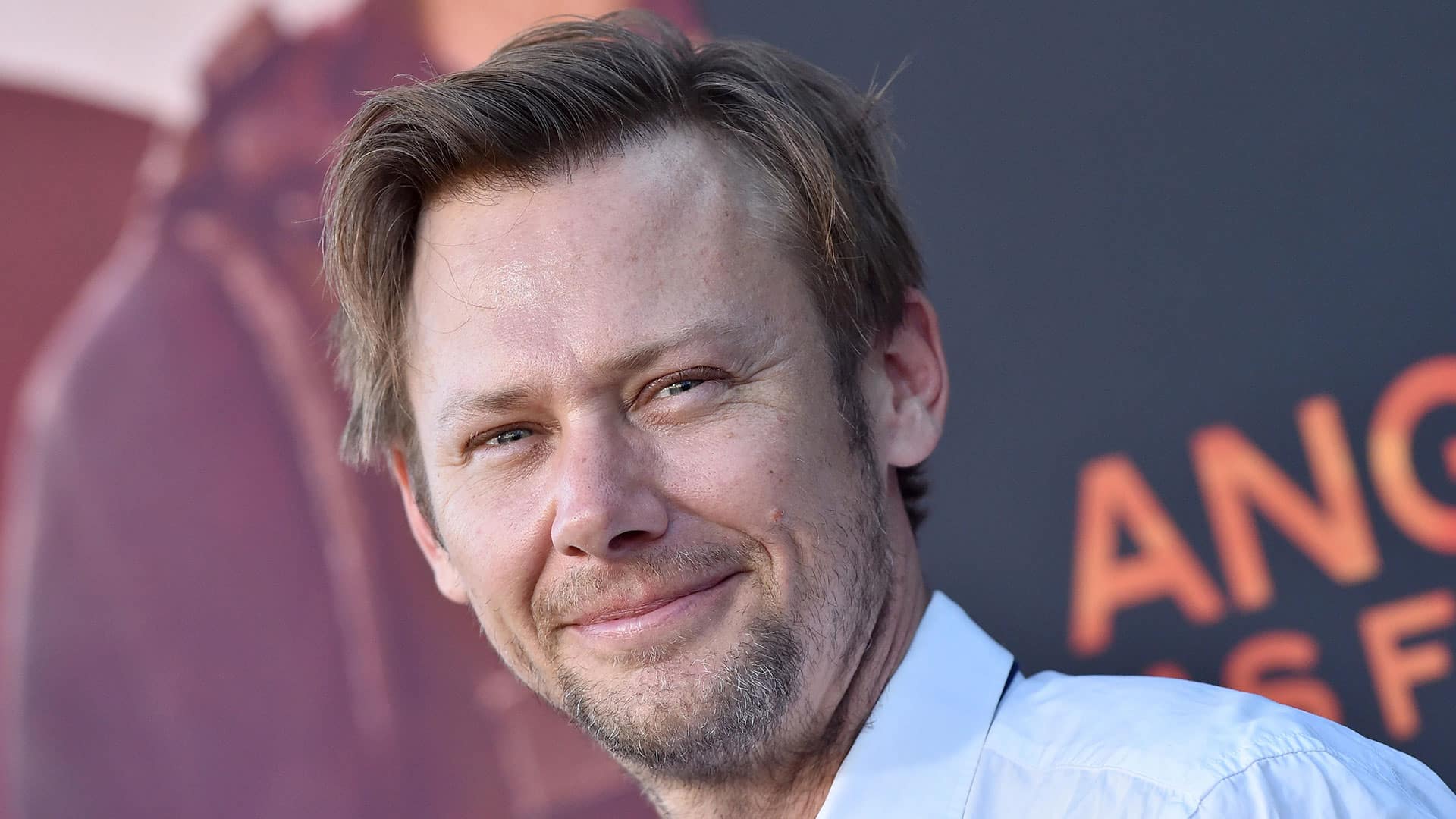 What is Jimmi Simpson known for? His age, spouse, kid, net worth